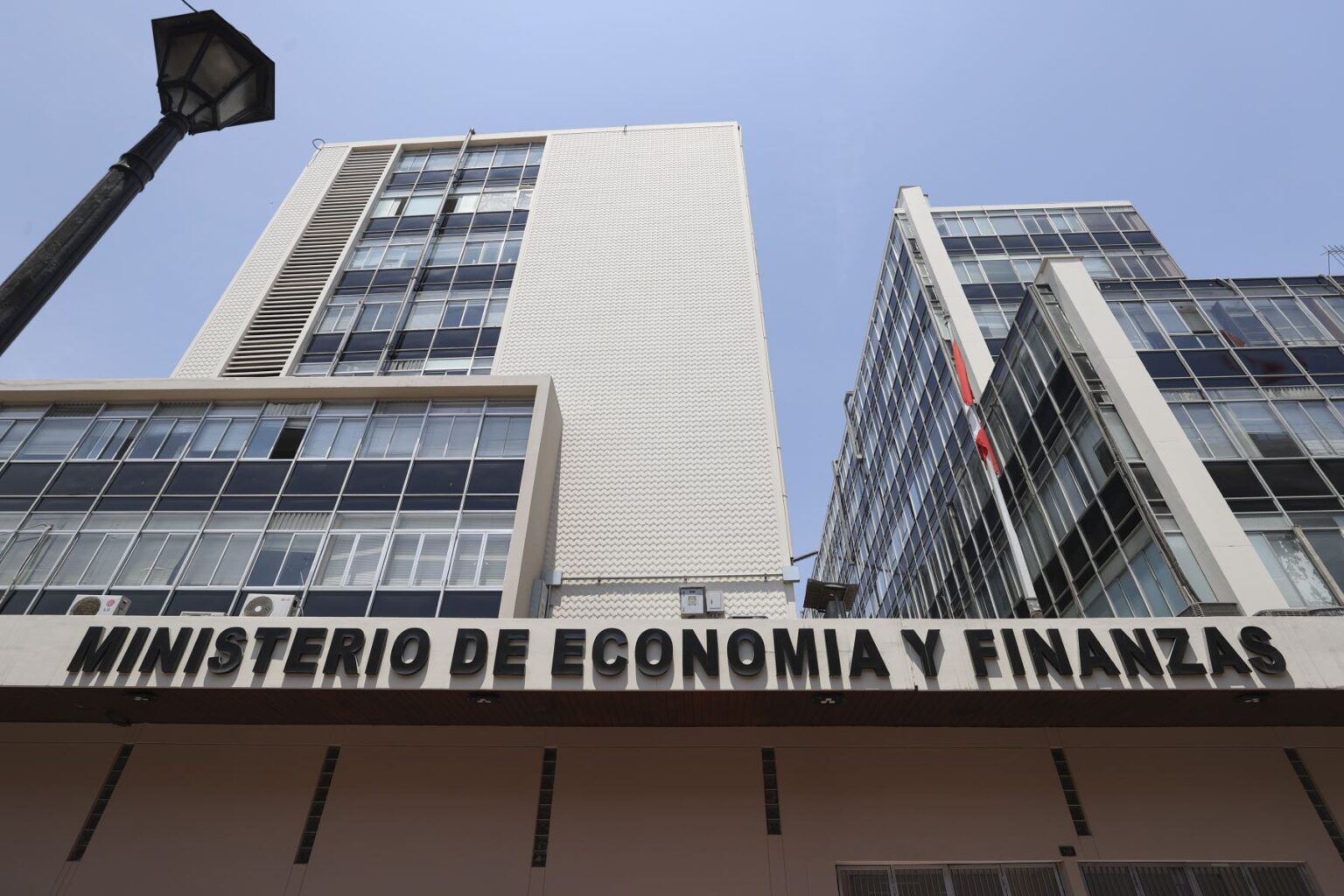 MEF: plazo para opinar sobre reglamento del nuevo sistema previsional vence este 12 de junio
