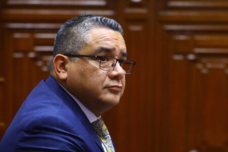PJ impone impedimento de salida del país por 18 meses al exministro Juan José Santiváñez