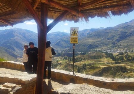 Turista peruana fallece tras caer a un abismo en el valle del Colca