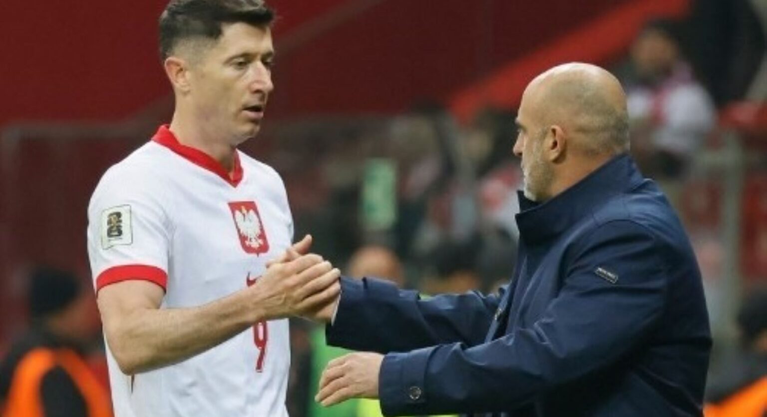 Robert Lewandowski se aparta de la selección de Polonia tras perder la capitanía