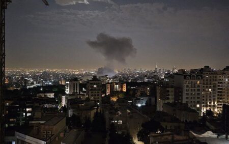 Israel lanza ataque aéreo masivo contra Irán en medio de crecientes tensiones regionales