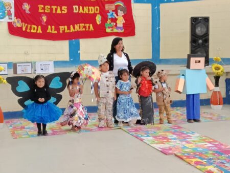 Piura celebra el Día del Medio Ambiente con desfile de reciclaje infantil