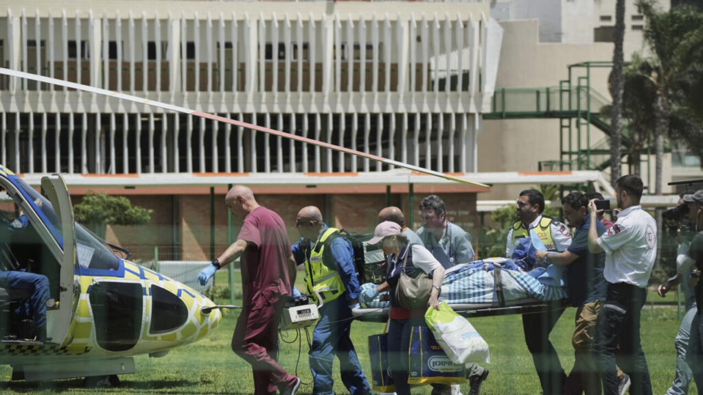Misiles iraníes impactan hospital y zonas urbanas en Israel: más de 240 heridos