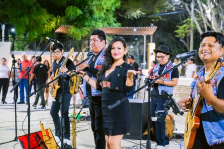 Folk Encuentros ofreció concierto de música andina en el Parque Néstor Martos de Piura