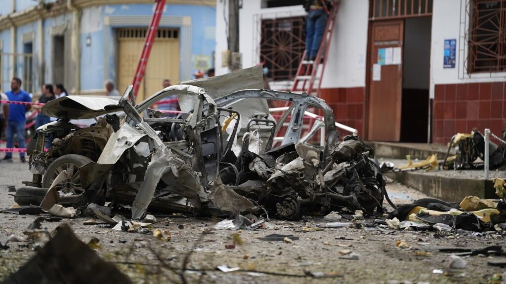 Siete muertos y más de 30 heridos por ataques guerrilleros en el suroeste de Colombia