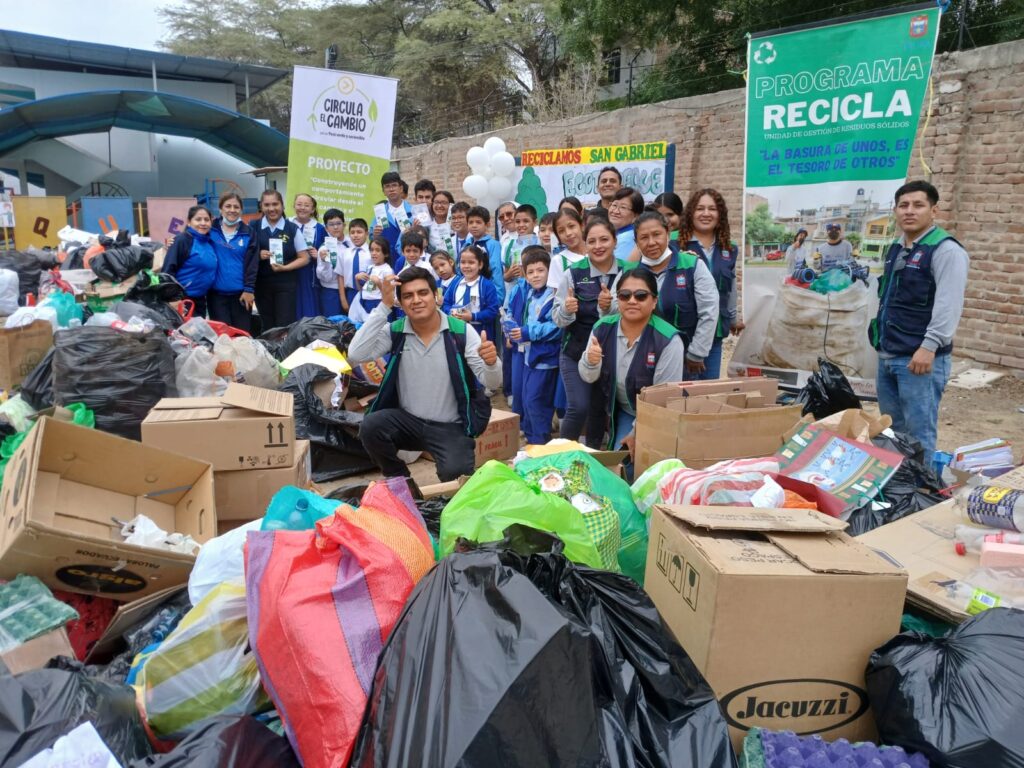 Castilla: Escolares recolectan más de 2 toneladas de reciclaje en actividad ambiental