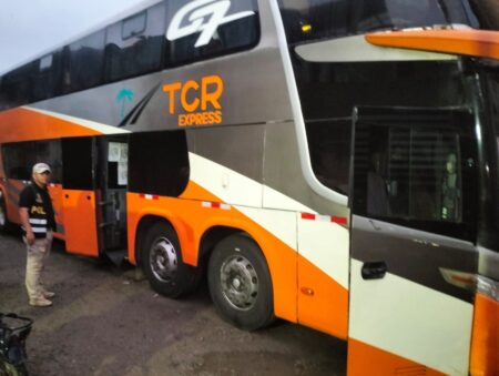 PNP interviene a migrantes irregulares durante operativo en Tumbes