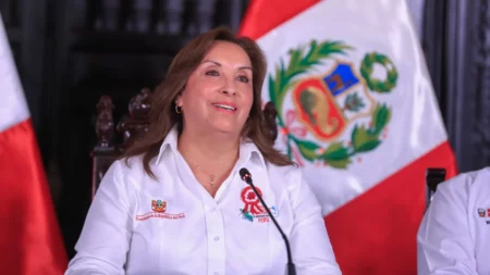 Gobierno recarga cada mes S/5.000 para alimentar a Dina Boluarte y su familia