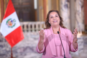 Congreso impulsa proyecto para anular decreto que sube sueldo a Dina Boluarte