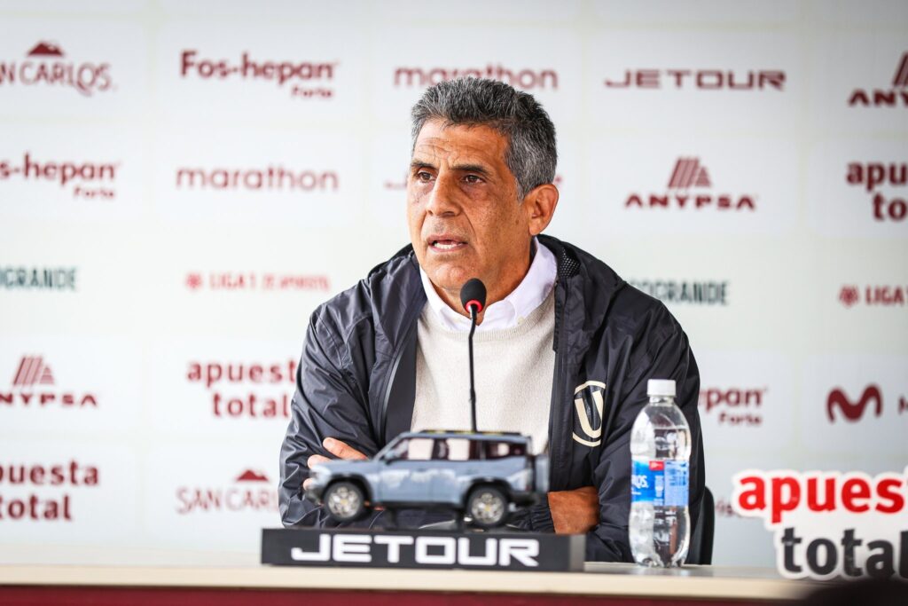 Universitario de Deportes presenta a Álvaro Barco como nuevo director deportivo