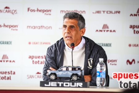 Universitario de Deportes presenta a Álvaro Barco como nuevo director deportivo