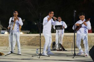 Parque Néstor Martos vibra con el aniversario de Antara y su música andina