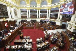 Ocho proyectos en el Congreso buscan anular aumento del sueldo presidencial en