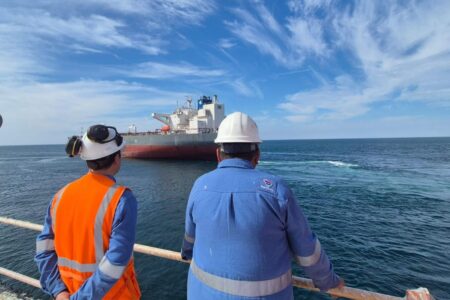 Petroperú descarga un millón de barriles de crudo ecuatoriano en Terminal Bayóvar