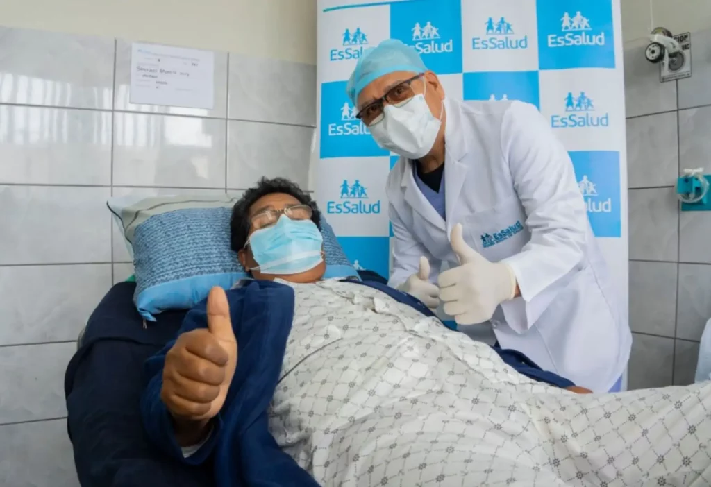 Trasplante renal exitoso en el hospital Sabogal da nueva vida a taxista de 61 años
