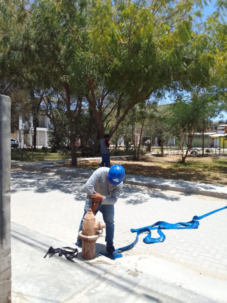 EPS Grau realizará limpieza de purgas de grifos contraincendios en la Urb. Santa Margarita, Piura EPS Grau realizará limpieza de purgas de grifos contraincendios en la Urb. Santa Margarita, Piura