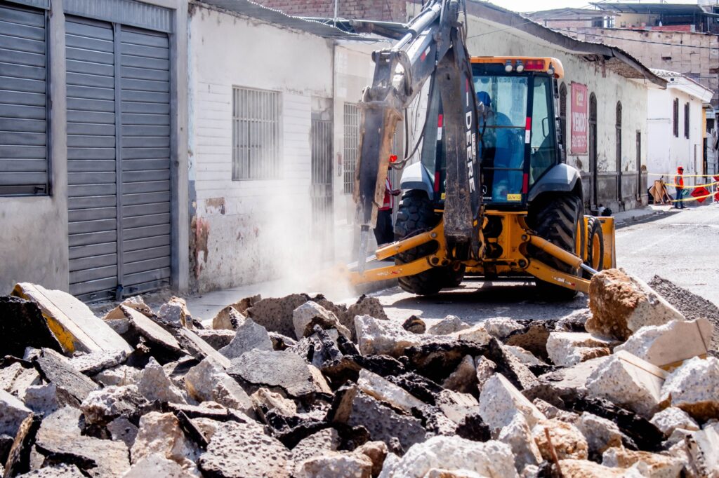 Decano de Arquitectos exige cronograma y señalización clara en las obras de recuperación del Centro Histórico de Piura Decano de Arquitectos exige cronograma y señalización clara en las obras de recuperación del Centro Histórico de Piura