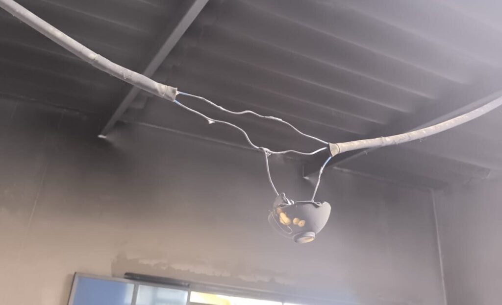 Conexión clandestina eléctrica fue causa de incendio en caserío Puente de los Serranos