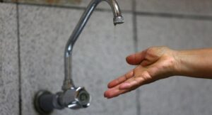 Piura: inestabilidad en la gestión pública frena acceso a servicios básicos