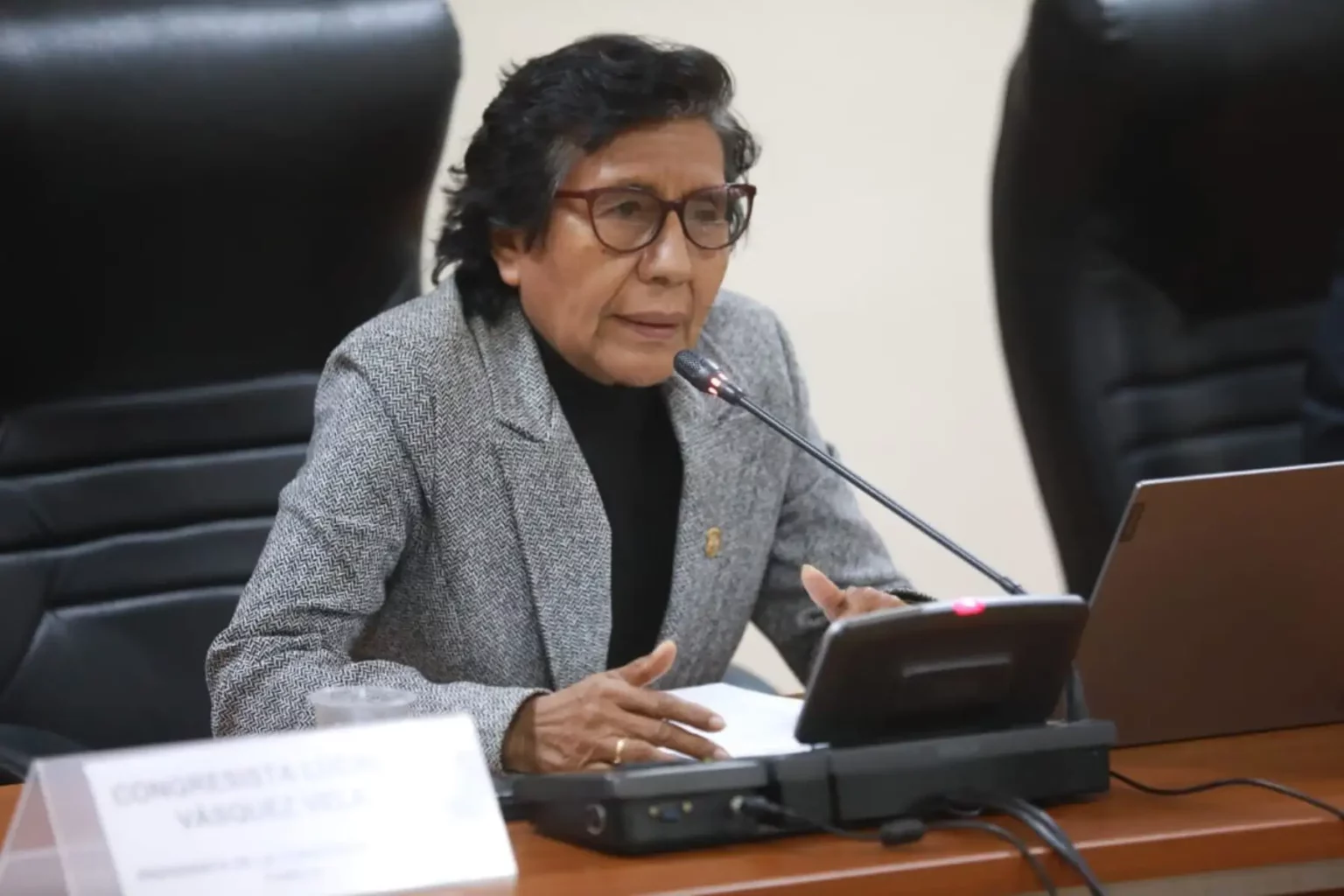 Comisión de Ética analizará caso de Lucinda Vásquez tras reportaje de Cuarto Poder