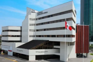 Senado tendrá la facultad de elegir y remover a magistrados del TC, defensor del pueblo y directores del BCRP Senado tendrá la facultad de elegir y remover a magistrados del TC, defensor del pueblo y directores del BCRP