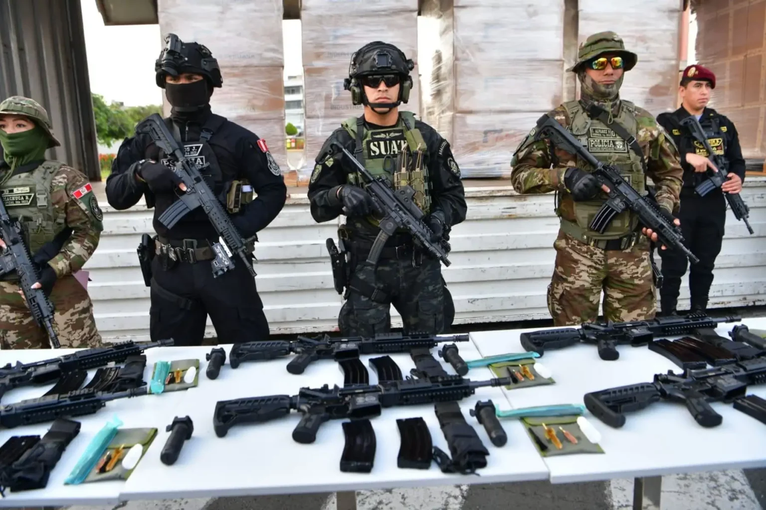 Gobierno entrega más de 2,000 fusiles a la PNP para combatir el crimen organizado