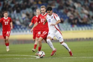 Chile rompe el invicto ruso y se prepara para el clásico ante Perú Chile rompe el invicto ruso y se prepara para el clásico ante Perú