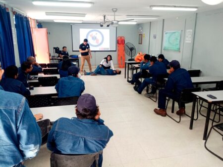 Personal de Enosa se capacita en primeros auxilios para fortalecer su respuesta ante emergencias