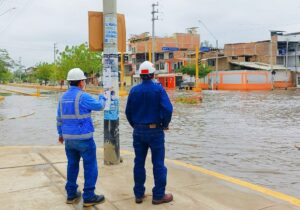 Osinergmin refuerza la fiscalización eléctrica en Piura para prevenir riesgos durante la temporada de lluvias Osinergmin refuerza la fiscalización eléctrica en Piura para prevenir riesgos durante la temporada de lluvias