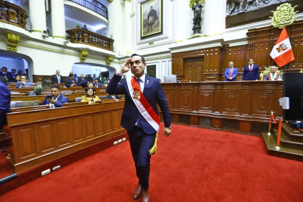 Facultades legislativas deben enfocarse en la lucha frontal contra la inseguridad, el crimen organizado y en reactivar la economía Facultades legislativas deben enfocarse en la lucha frontal contra la inseguridad, el crimen organizado y en reactivar la economía