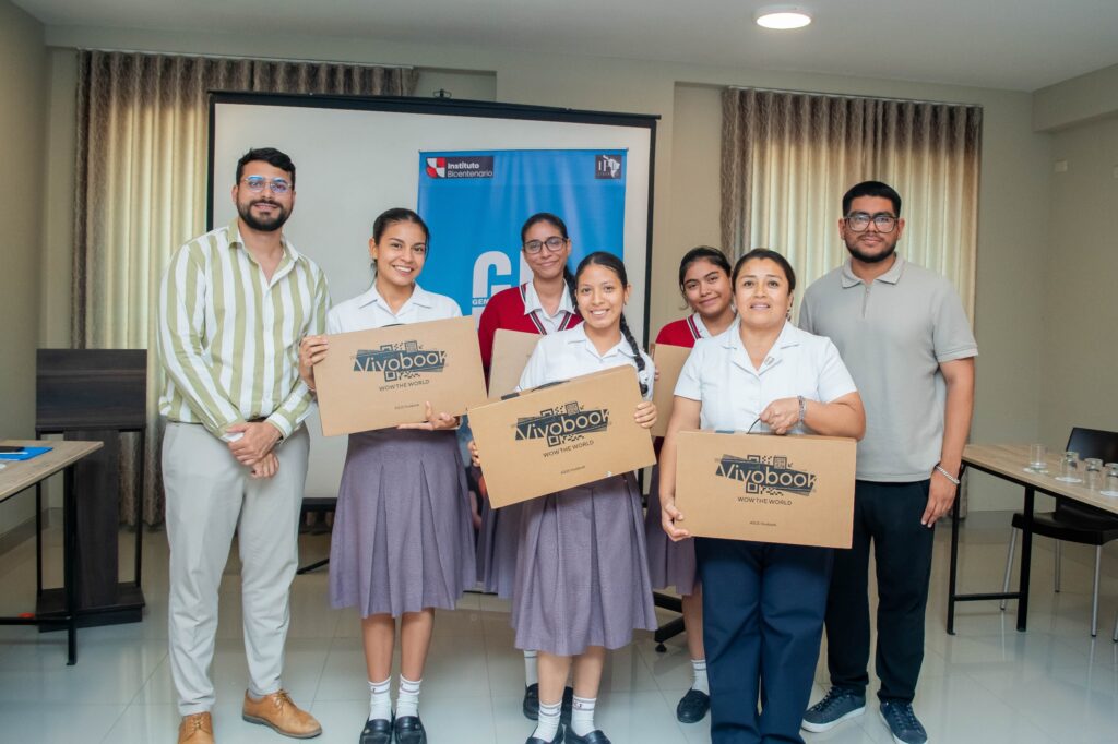 Colegio Sagrado Corazón de Jesús gana la final regional de Generación Debate Piura 2025 Colegio Sagrado Corazón de Jesús gana la final regional de Generación Debate Piura 2025