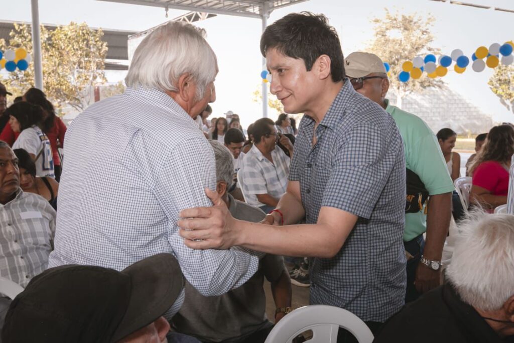 Víctor Aguilar propone canon agroindustrial y mayor fiscalización desde el Congreso