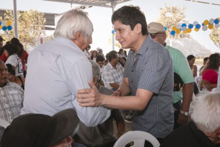 Víctor Aguilar propone canon agroindustrial y mayor fiscalización desde el Congreso