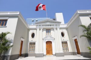 JNE denuncia penalmente a jueces de la Corte de Lima por desobedecer fallo del Tribunal Constitucional JNE denuncia penalmente a jueces de la Corte de Lima por desobedecer fallo del Tribunal Constitucional