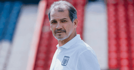 Franco Navarro explica por qué Hernán Barcos no seguirá en Alianza Lima en 2026 Franco Navarro explica por qué Hernán Barcos no seguirá en Alianza Lima en 2026
