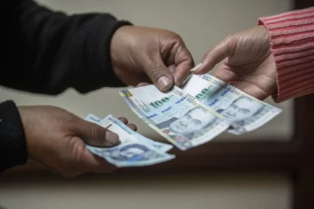 Estudio revela el impacto de la gratificación en la motivación laboral en Perú Estudio revela el impacto de la gratificación en la motivación laboral en Perú