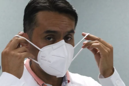 Uso de mascarilla no será obligatorio en espacios públicos confirma el Minsa Uso de mascarilla no será obligatorio en espacios públicos confirma el Minsa