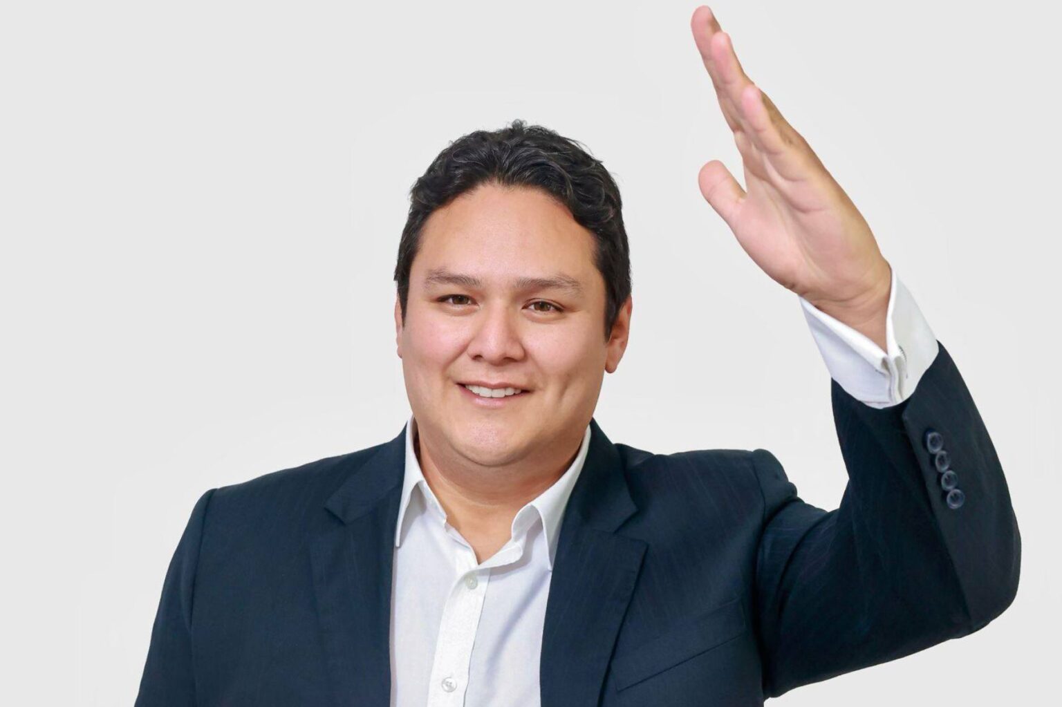 Enrique Valderrama encabeza candidatura presidencial del APRA tras elecciones primarias Enrique Valderrama encabeza candidatura presidencial del APRA tras elecciones primarias