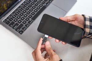 Activaciones de nuevas líneas móviles se reduce en 27 % tras medidas dispuestas por el OSIPTEL durante el estado de emergencia Activaciones de nuevas líneas móviles se reduce en 27 % tras medidas dispuestas por el OSIPTEL durante el estado de emergencia