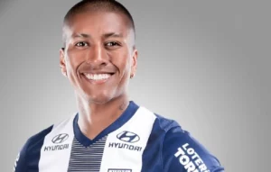 Pedro Aquino sería separado de Alianza Lima por presunta indisciplina