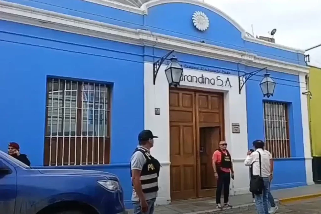 Trujillo: balacera en sede de Hidrandina deja un muerto y varios heridos Trujillo: balacera en sede de Hidrandina deja un muerto y varios heridos