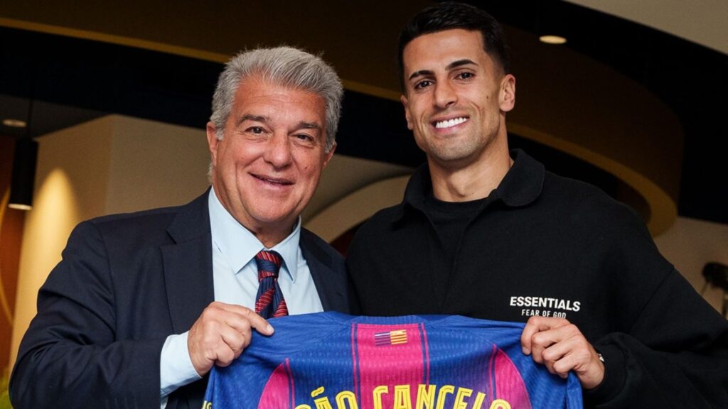FC Barcelona oficializa la llegada de Joao Cancelo para la temporada