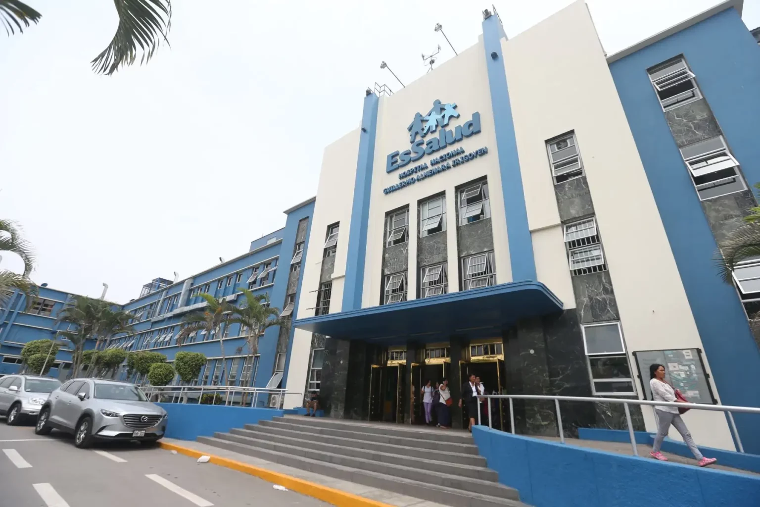 Proyecto de ley propone unificar Minsa, EsSalud y SIS en un solo sistema de salud