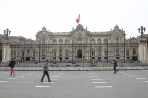 Fiscalía investiga presunta contratación irregular de jóvenes tras reunirse con José Jerí Fiscalía investiga presunta contratación irregular de jóvenes tras reuniones en Palacio de Gobierno