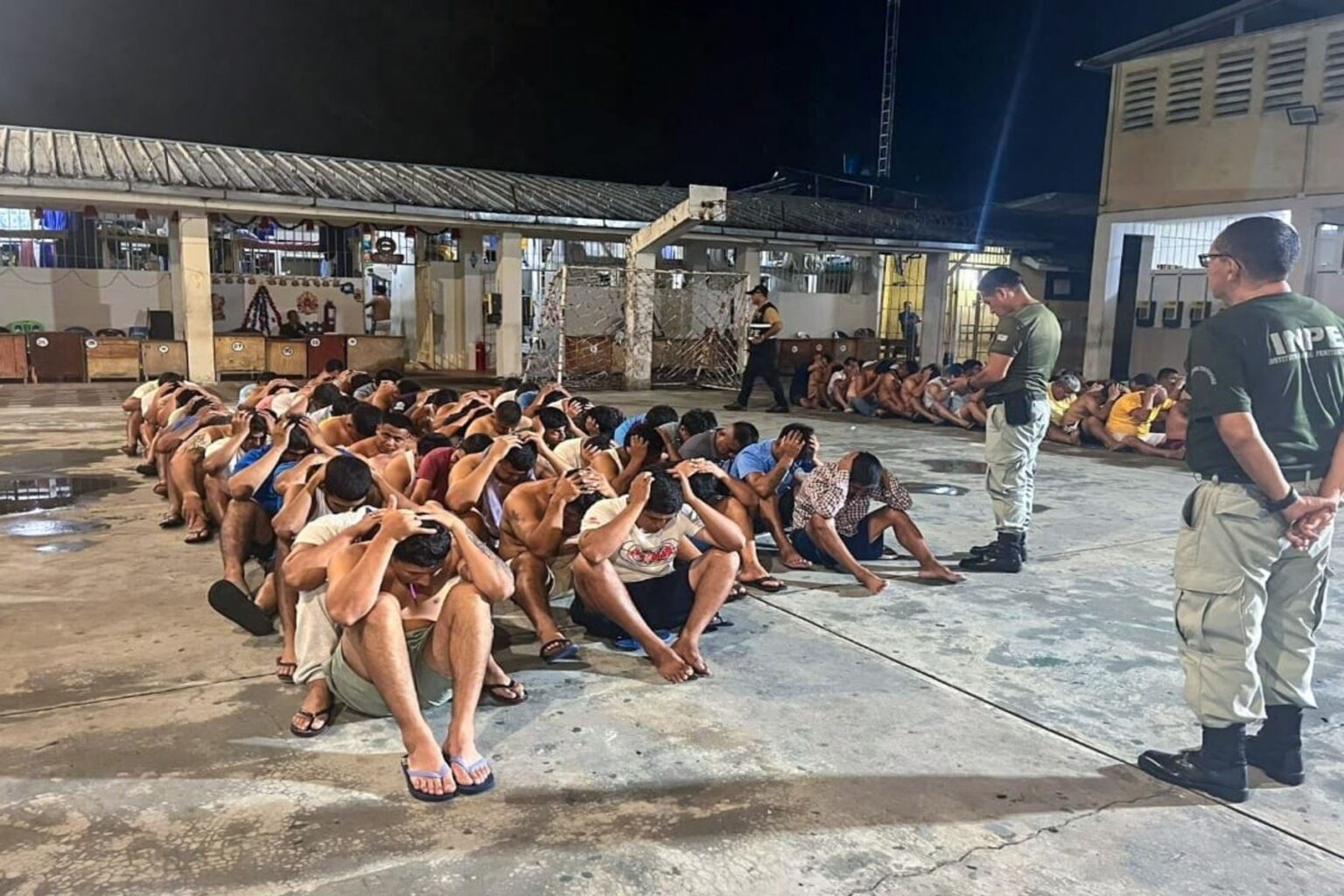 Gobierno anuncia rapado y uso obligatorio de uniformes en penales