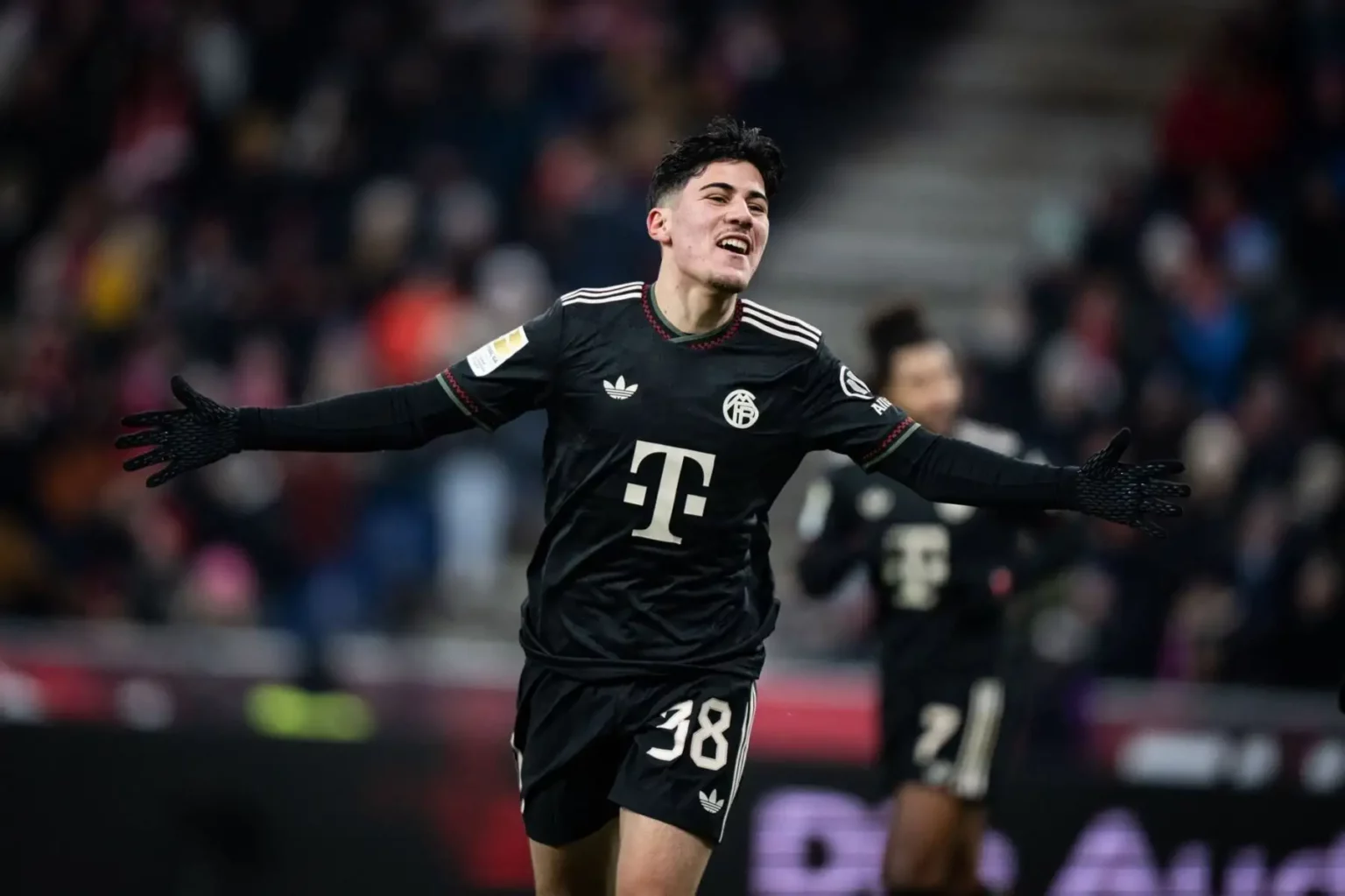 Bayern Múnich cede a Felipe Chávez al FC Colonia para la temporada 2025-2026 Bayern Múnich cede a Felipe Chávez al FC Colonia para la temporada 2025-2026