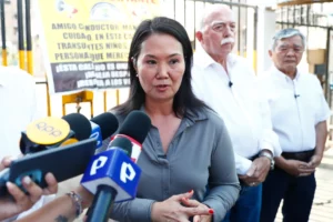 Keiko Fujimori propone que Fuerzas Armadas controlen penales y fronteras