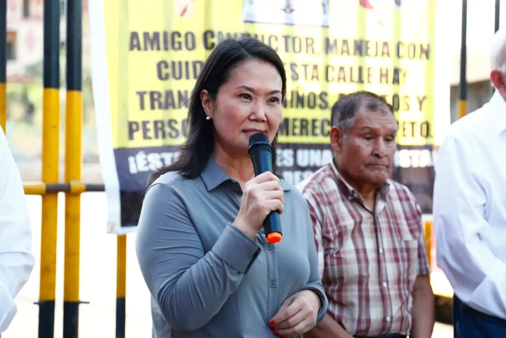 Keiko Fujimori en Tumbes promete recuperar fronteras y reforzar seguridad ciudadana Keiko Fujimori en Tumbes promete recuperar fronteras y reforzar seguridad ciudadana