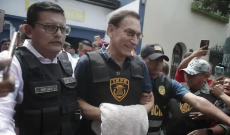 Martín Vizcarra vuelve al penal Barbadillo tras alta médica, informa el INPE