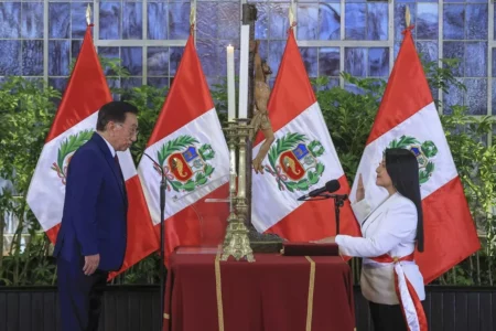 José María Balcázar oficializa nuevo Gabinete Ministerial y designa a Denisse Miralles como premier